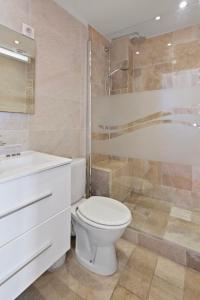 The Picasso - City centre - Duplex - Rooftop - AC - Stairs