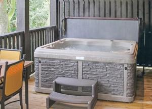 Brockwood Hall Lodges