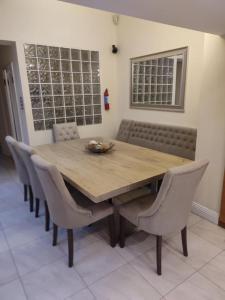 Dublin Gem, Parking, Sleeps 11, Near City Centre