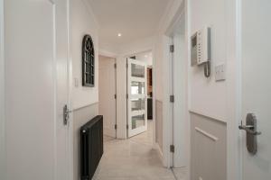 2 Bed Flat in Woking Central