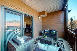 Luxury Condo Sleeps 6 Near Downtown Jetted Tub