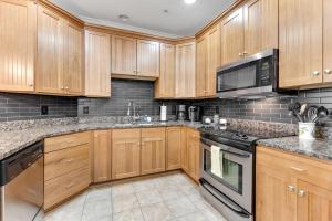 Dog Welcome Condo Sleeps 6 Lake Views Dock Access