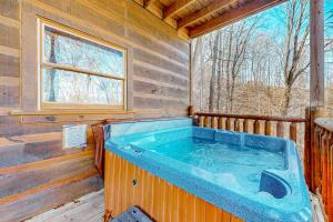 Smoky Mtn Cabin Sleeps 6 Hot Tub Pool Table Games