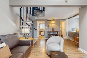 Lovely Studio Sleeps 6 Mtn Views Deck Fireplace