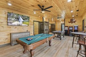 Luxury Retreat Indoor Pool Hot Tub Theater Games