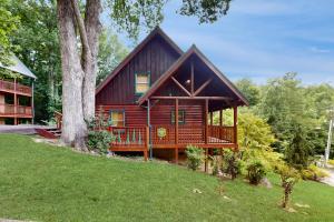 Log Cabin Overlooking Mtns Sleeps 6 Resort Pool