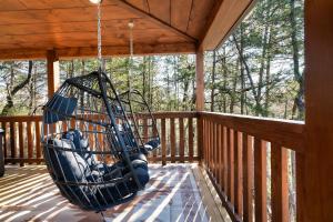 Sleeps 8 Cozy Cabin Spacious Outdoor View