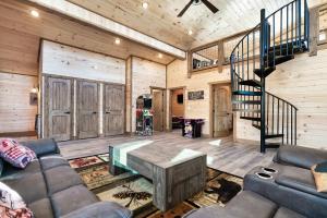 Sleeps 8 Cozy Cabin Spacious Outdoor View