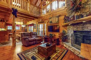 Dog Welcome Cabin Sleeps 10 Hot Tub Pool Table