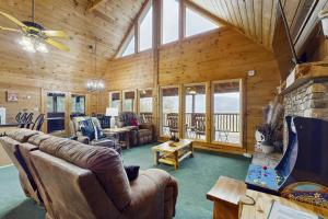 Hidden Cabin Sleep 6 Mtn Views Pickleball Hot Tub