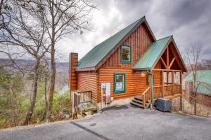 Hilltop Cabin Sleeps 6 Hot Tub Games Views Pool