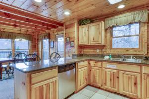 Hilltop Cabin Sleeps 6 Hot Tub Games Views Pool