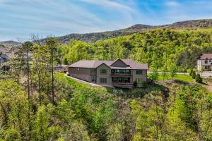 Mtn View Home Sleeps 8 Fireplace Games Hot Tub