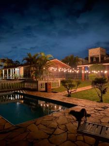 Quarto Outono em Casa de Madeira com Piscina no Alto da Serra - PetFriendly