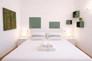 Palau , Port, Beach & Parking