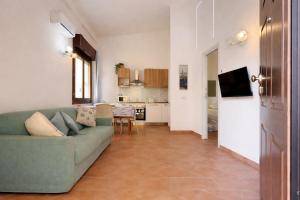 Palau , Port, Beach & Parking