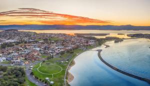 Reddall Waterside Stay