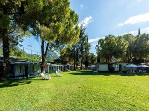 High-quality mobile home on Lake Garda