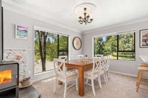 Wanaka Tree Retreat - Luxury Living Steps from the Iconic Lakefront