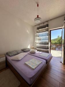 Apartment Seafront Vis