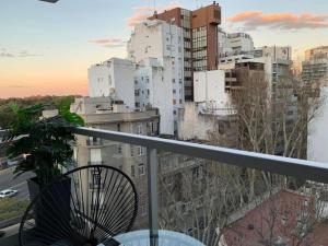 Tranquilo Piso alto con pileta cerca de river