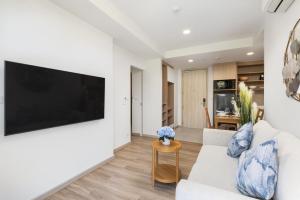 Skypark Aurora, 2 BR, golf course view