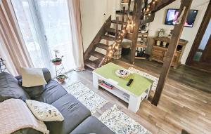 Beautiful Home In Veleskovec With Wifi