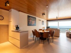 Apartment in Middelkerke, Beach Views