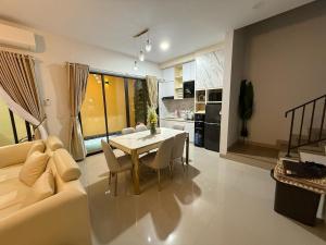 RV-Villa 4 bedrooms&Private Pool