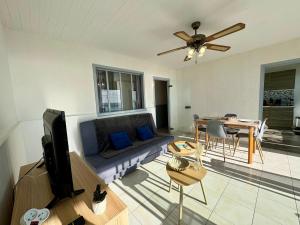 Studio lumineux avec alcôve, balcon face mer, parking privé - FR-1-323-429