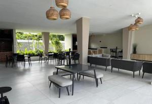 THE PARADISE of HOUSES and VACATIONS