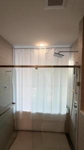 Private Skyview Apartment in Heart of Thonglor