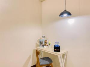 Strategic Location Studio (No Kitchen) at Grand Palace Kemayoran Apartment (Free IPL & Utilities) By Travelio