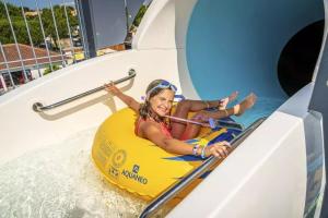 Camping 4 étoiles - Parc aquatique - ccbcag0