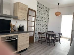 Location Conviviale à Reims avec Parking et Terrasse privée - FR-1-870-19