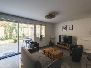 Appartement Terrasse Confortable à Reims - FR-1-870-23