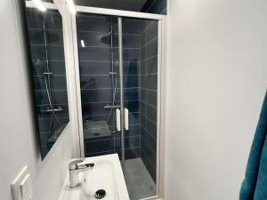 Charme Central : Grand Appart à Reims - FR-1-870-32