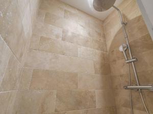 Suite Cozy au Cœur de Reims, Equipée et Moderne - FR-1-870-36