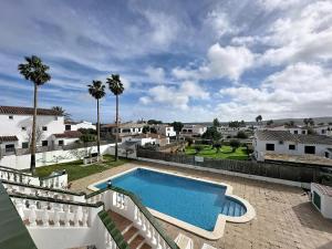 Apartamento con piscina SS19