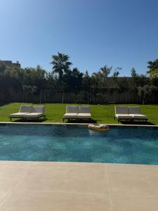 Villa Aurelia piscine chauffée et gouvernante