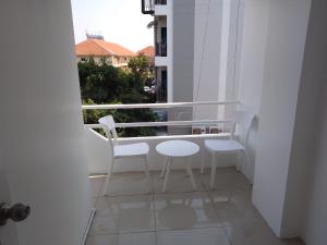 Illusion Hostel & Club