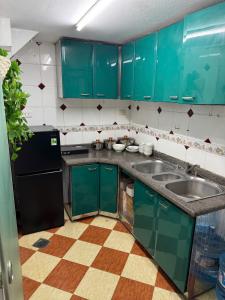 Morden Apt 6Br Old Quater