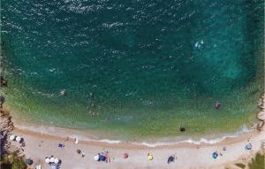 Amazing Stacaravan In Umag With Swimming Pool