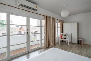 4BR 4Bath House Near Suvarnabhumi Sleeps 12 Parking