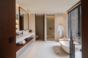 Ocean Palm 7BR villa - Pererenan, Bali