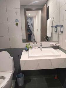 GÂY THƯƠNG NHỚ Homestay Phòng Vinhomes grand park tầng 33, hướng sông, Phòng tắm riêng