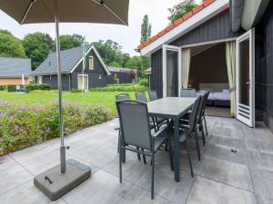 Modern Villa with Garden