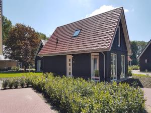 Modern Villa with Garden