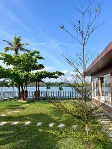 Villa Laguna - Luxury Lakeside Villa near Varkala