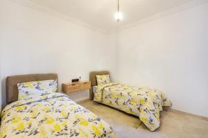 Modern Oasis in Heart of Guéliz Pool Balcony